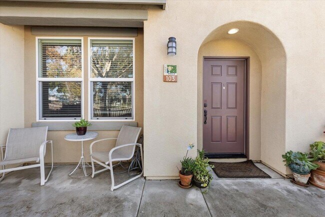 Primary Photo - 4300 Newton Ave