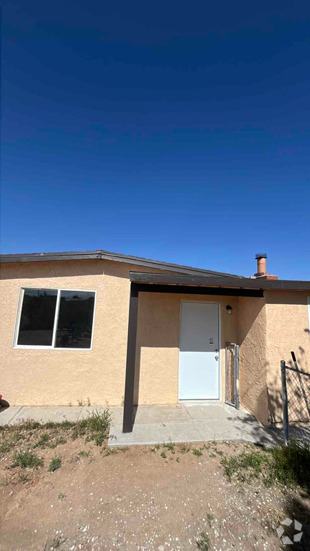 Building Photo - 10332 10th Ave