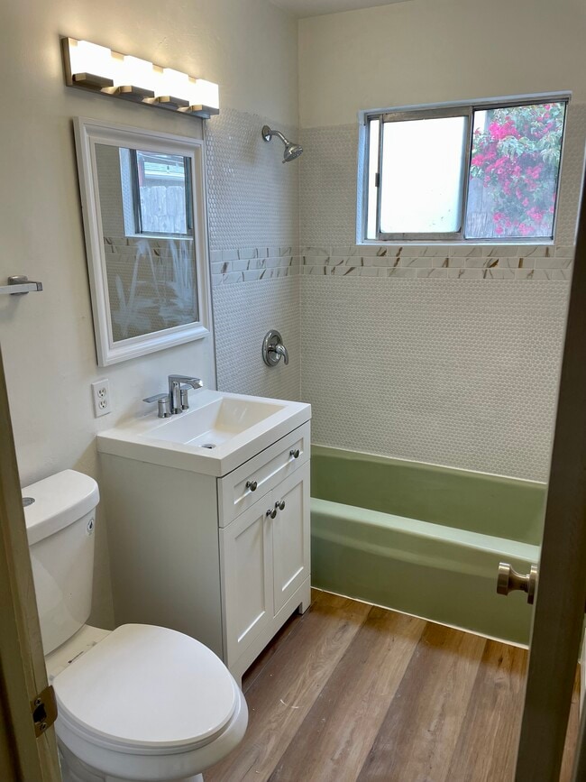 Building Photo - 980 11th St