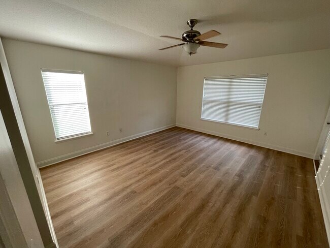 Building Photo - 33380 Sunny Parke Cir