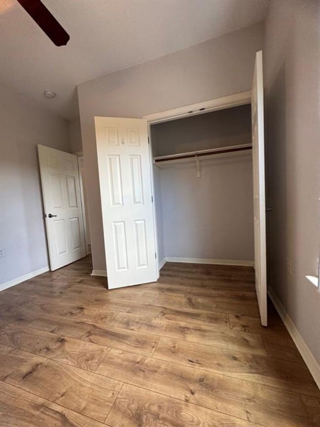 Building Photo - Townhome available off East MLK