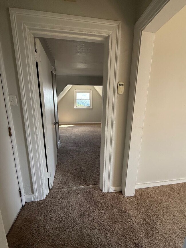 Building Photo - 1 Bed 1 Bath in Swissvale
