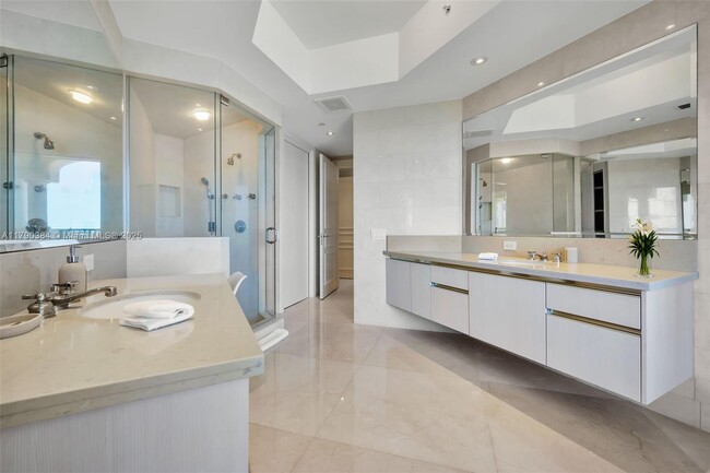Building Photo - 7154 Fisher Island Dr