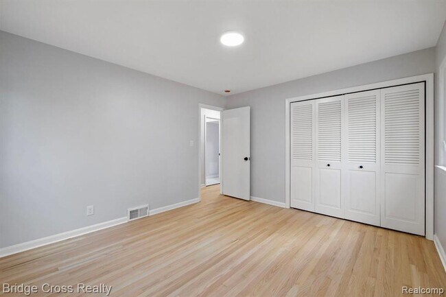 Building Photo - 2614 Essex St