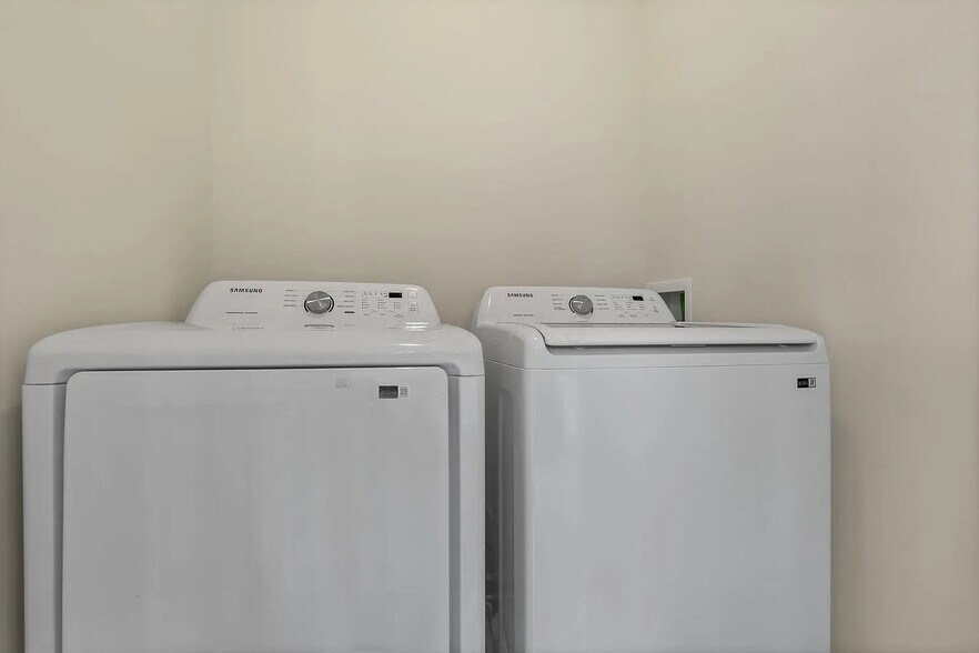 Building Photo - 111 Coyote Willow Dr