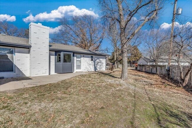 Building Photo - 6503 E 16th St N