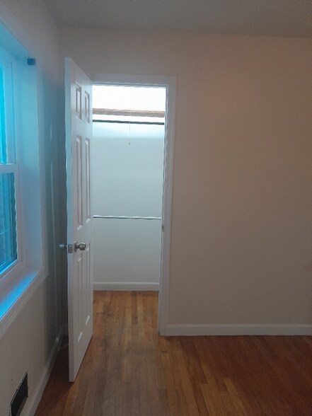 Building Photo - 2616 Kent Dr