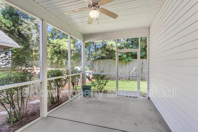 Building Photo - 2649 Lohr Dr