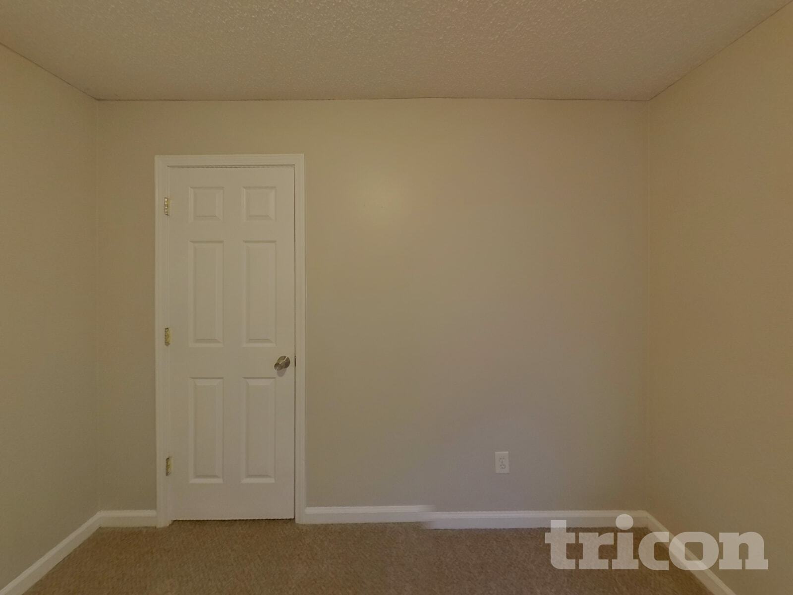 Building Photo - 2177 Red Oak Cir