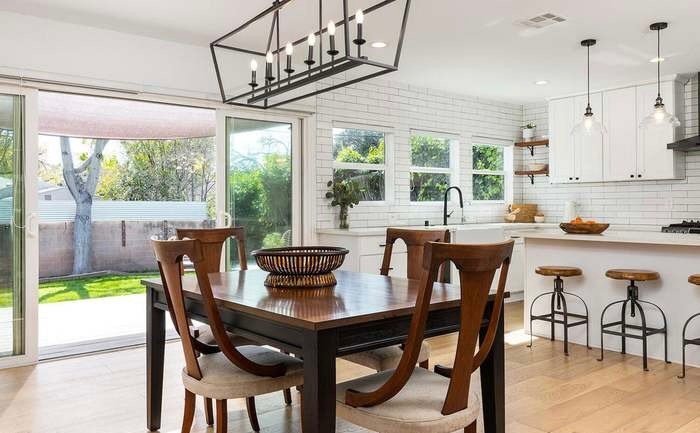 Building Photo - 3270 Hermanos St