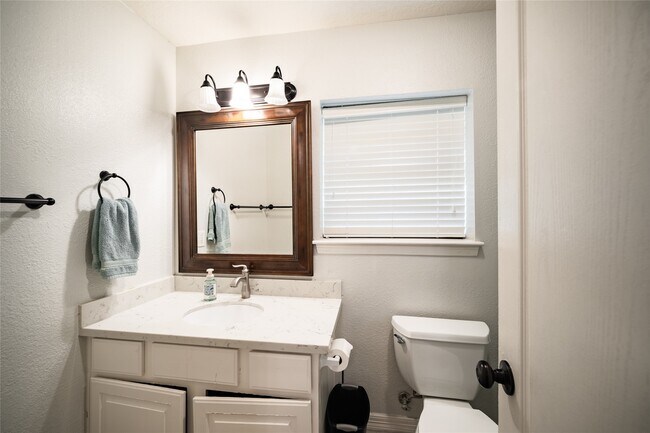 Building Photo - 5810 Misty Island Ct