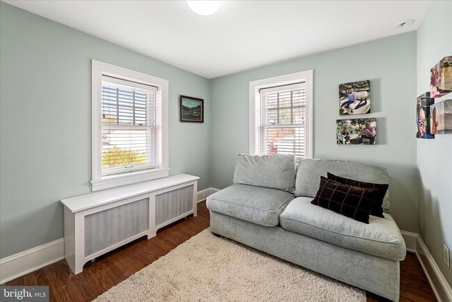 Building Photo - 6 E Cecil St