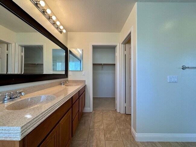 Building Photo - 4 bedroom Tierra Shores home for LEASE in ...