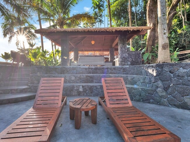Building Photo - Oceanfront Estate: The Honolii Hale