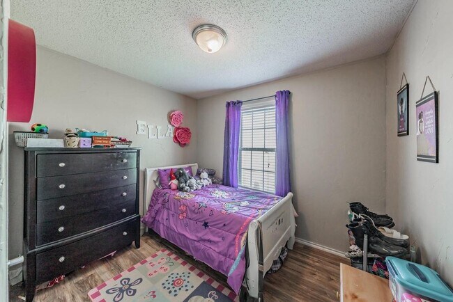 Building Photo - 4055 Victor Blvd