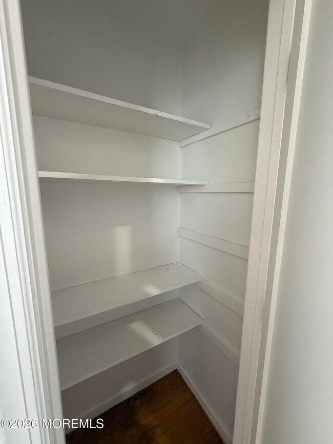 Building Photo - 364 Westwood Ave