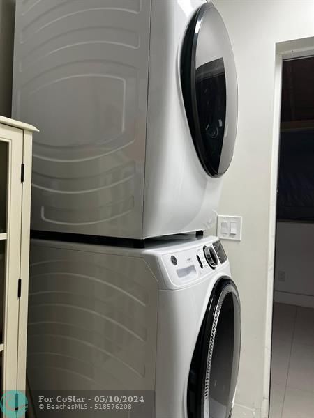 Building Photo - 327 Lancaster St