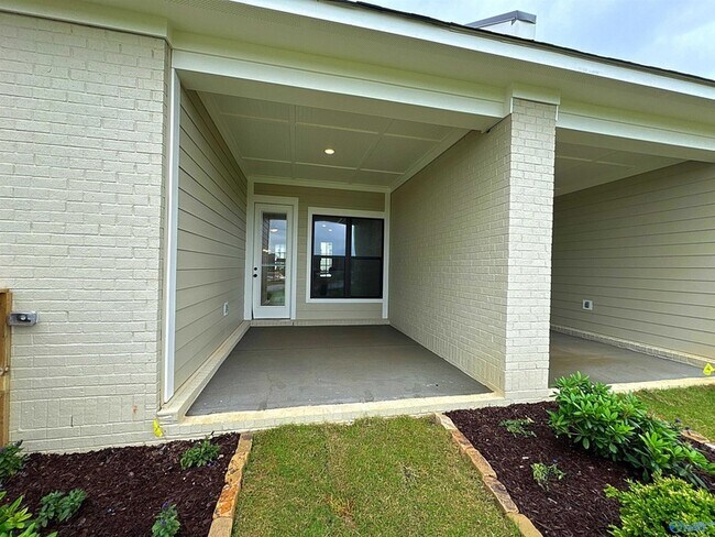 Building Photo - 106 Upperline St