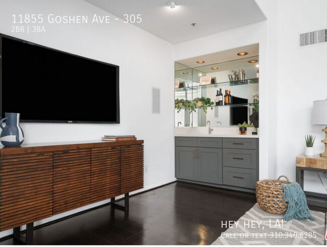 Building Photo - 11855 Goshen Ave