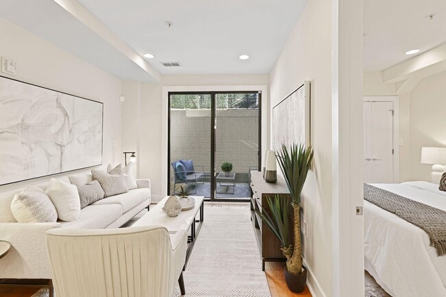 Building Photo - 2140 Wisconsin Ave NW