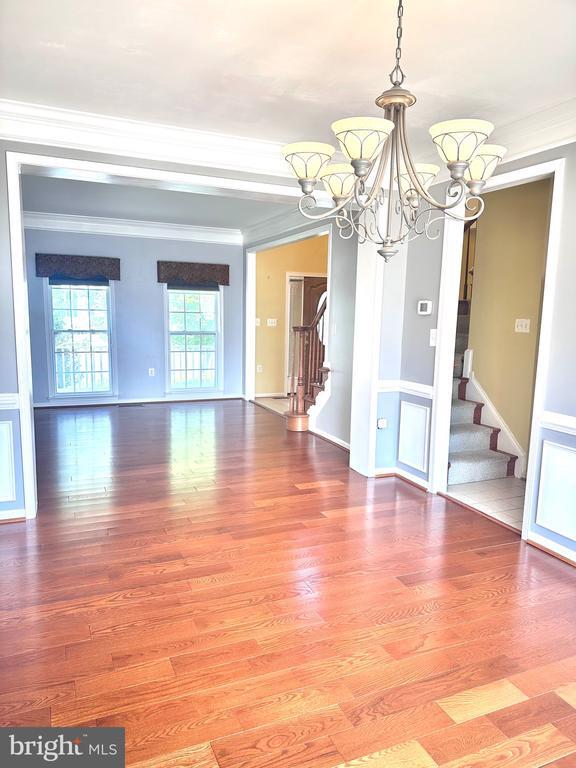 Building Photo - 332 Rubens Cir