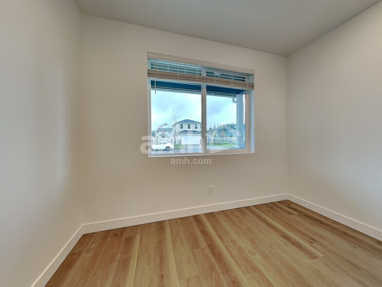 Building Photo - 7706 Brenden St SW