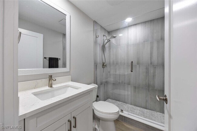 Building Photo - 886 Tanbark Dr