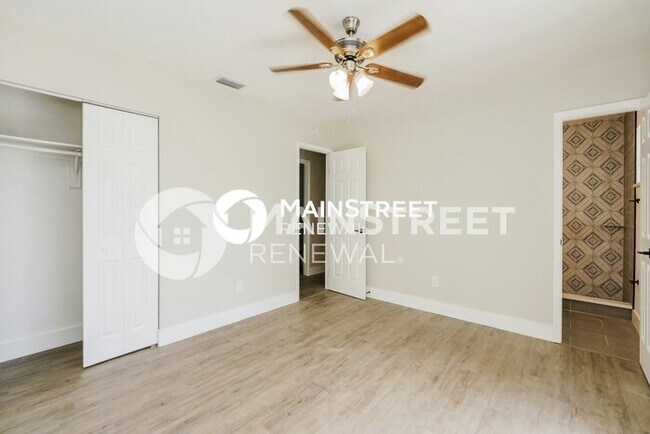 Building Photo - 3 Bedroom Pet-Friendly Home in EDGEWATER, FL with Main Street Renewal