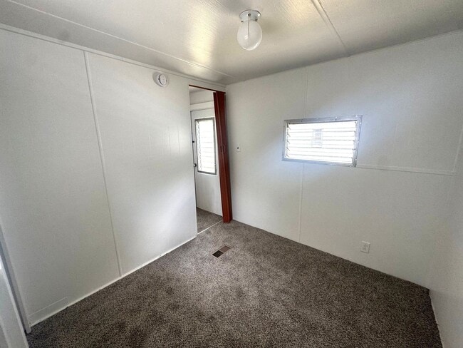 Building Photo - Renovated Two Bedroom Mobile Home