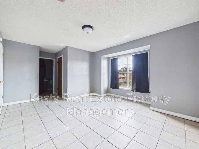 Building Photo - 102 Limoges St