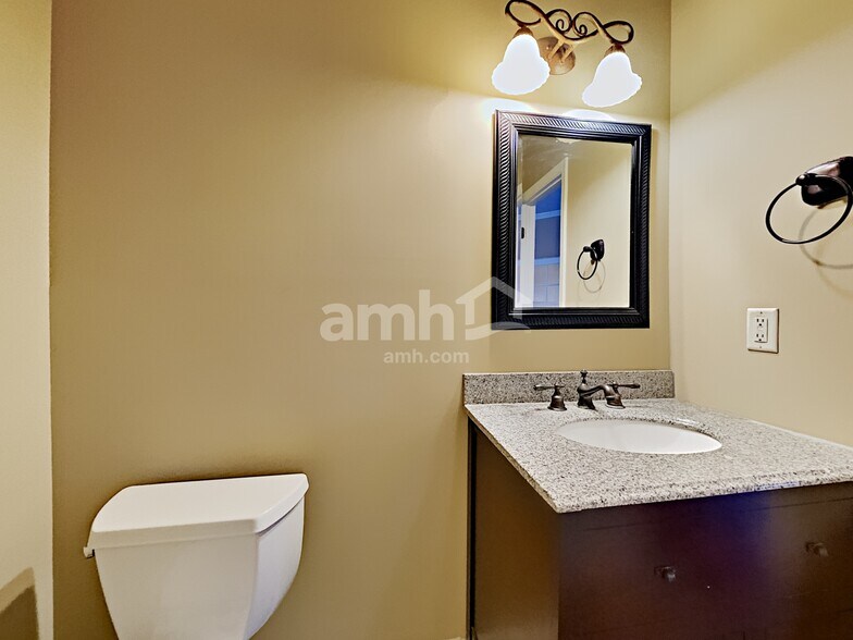 Building Photo - 2355 Kirkstone Dr