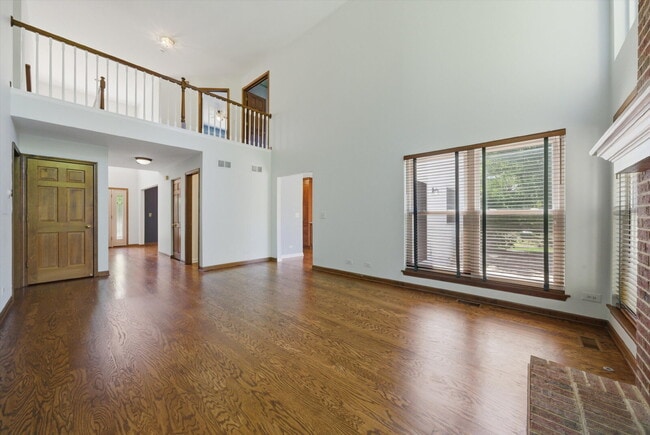 Building Photo - Spacious 4-Bedroom Home with Finished Basement and Modern Upgrades in Grayslake