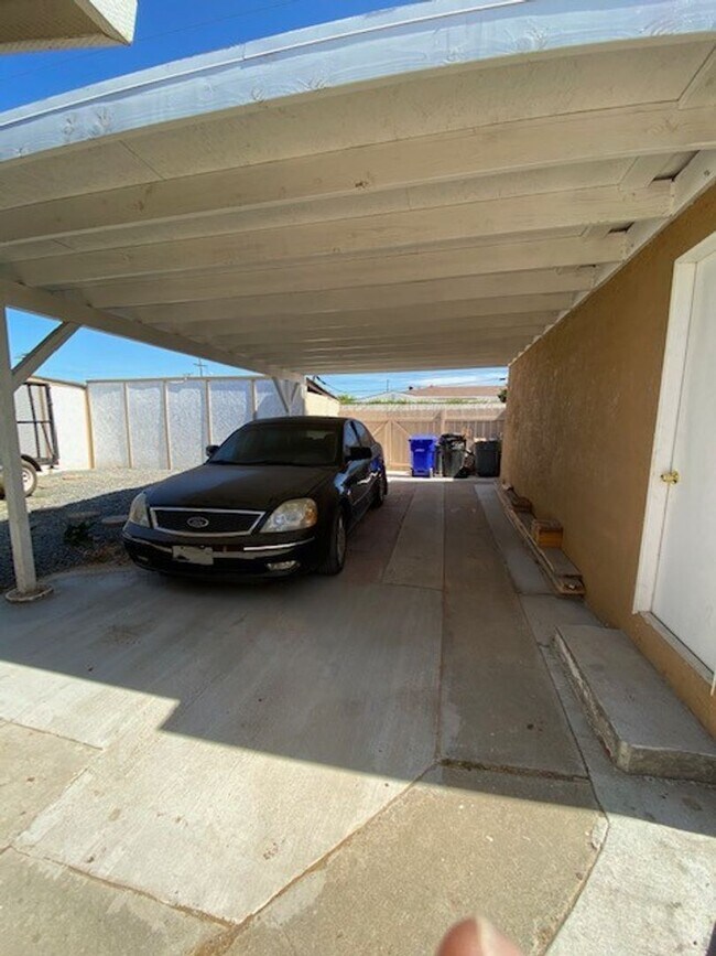 Building Photo - 4901 Frink Ave