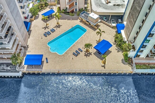 Building Photo - 1600 S Ocean Dr