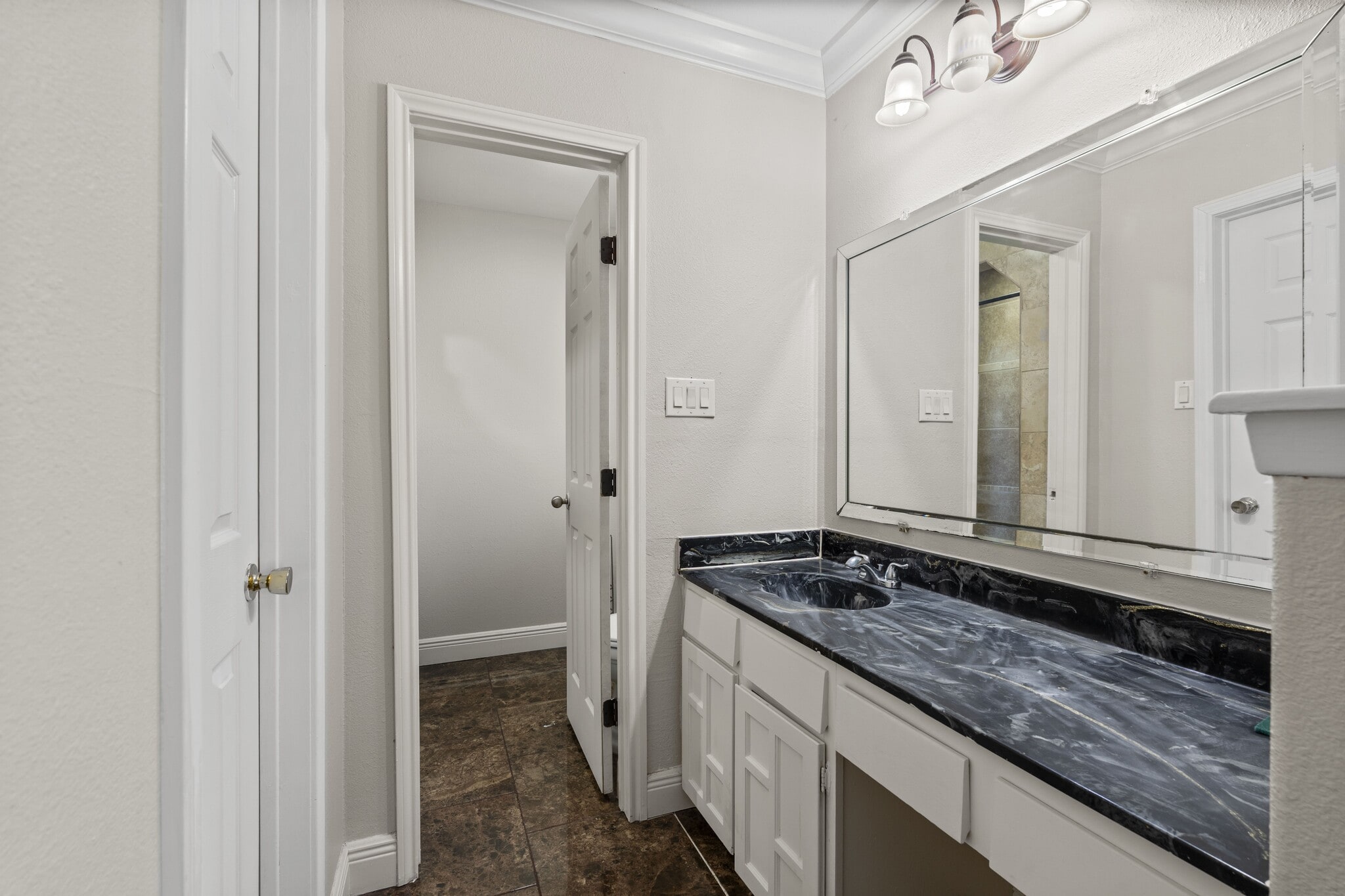Building Photo - 404 Cavendish Dr