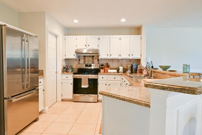 Building Photo - 12828 Meadowbreeze Dr