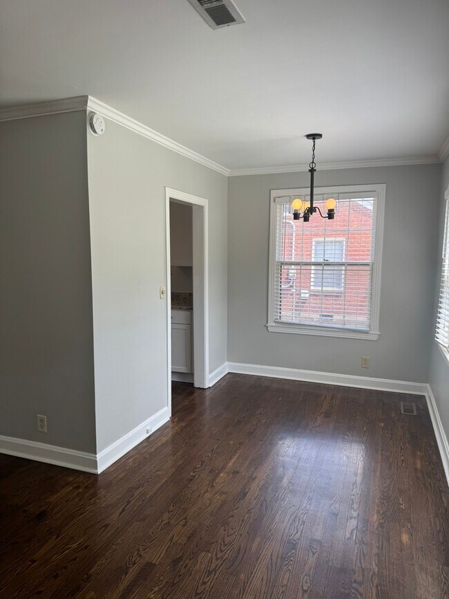 Building Photo - 5532 Kendall Dr