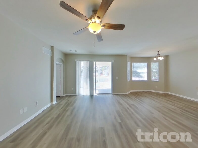 Building Photo - 12423 Ridgedale Dr