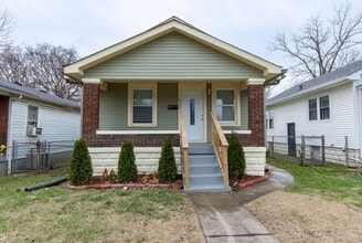 Building Photo - 4102 Sunset Ave
