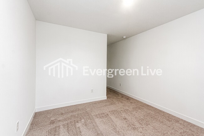 Building Photo - 852 Penrose Pl