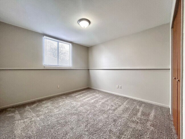 Building Photo - 3924 Kenowa Ave