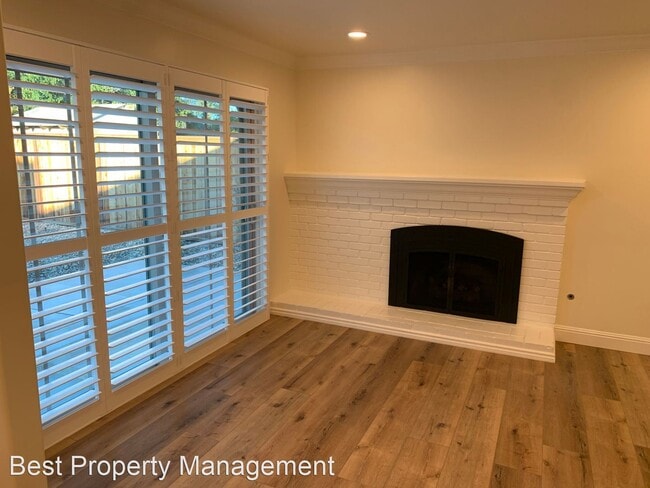 Building Photo - 4 br, 2 bath House - 223 Laguna Dr