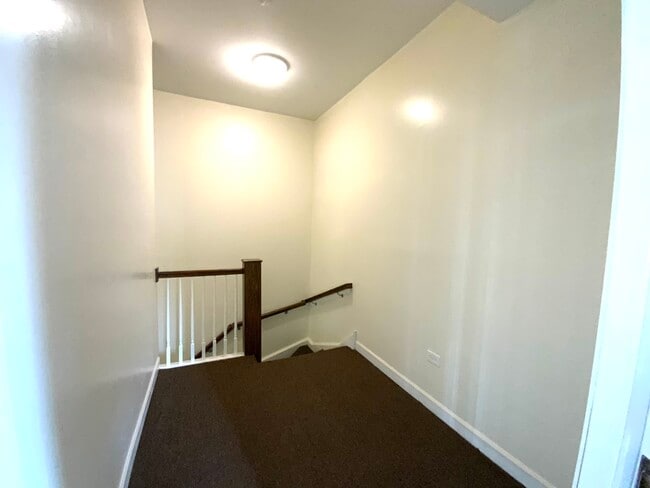 Building Photo - 803 S Karlov Ave