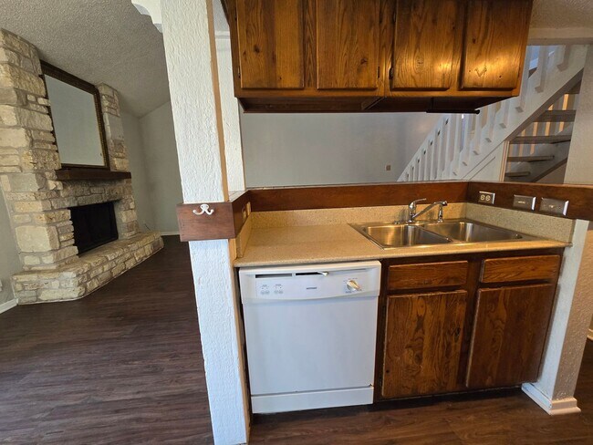 Building Photo - 1713 Cinnamon Path