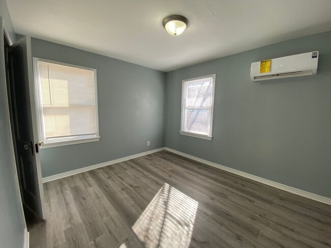 Building Photo - Welcome Home!!