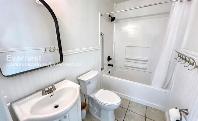 Building Photo - 15 Walker Ave