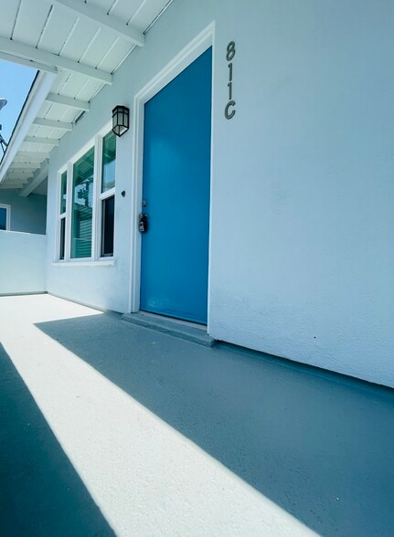 Front Entrance and Patio - 811 S Catalina Ave