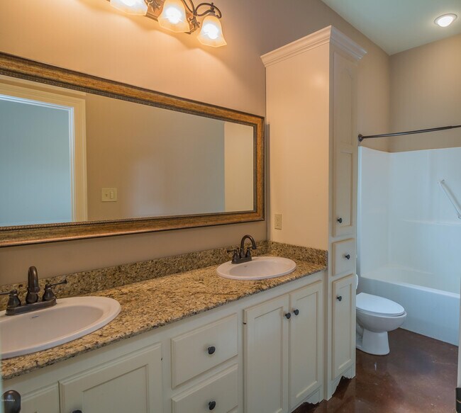 Building Photo - 145 Treasure Cove
