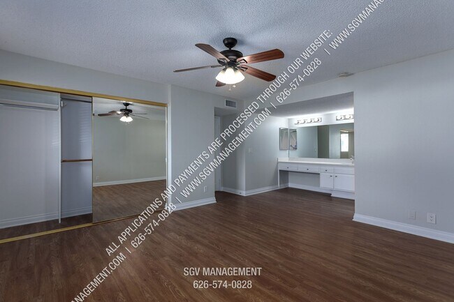 Building Photo - Condo with Pool, Washer & Dryer, Hardwood ...
