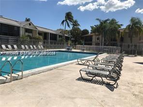 Building Photo - 911 NE 199th St